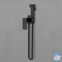 Смеситель Vincea VHFW-102MB с гигиеническим душем (черный матовый)