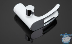 Смеситель для ванны на борт Gappo G1148-8 с аксессуарами (хром/белый)