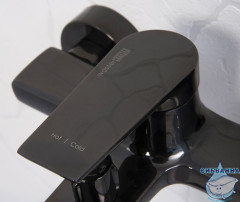 Смеситель для ванны Wassercraft Glan 6601 с аксессуарами (черный матовый)