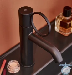  Смеситель для раковины Jacob Delafon Vivienne Signature E38682-LB2-BL (черный матовый)