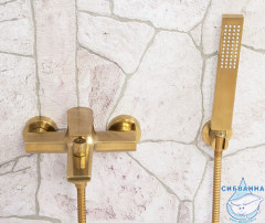 Смеситель для ванны Wassercraft Aisch 5501 с аксессуарами (золото)