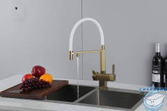 Смеситель для кухни Gappo G4395-53 (золотой сатин/белый)