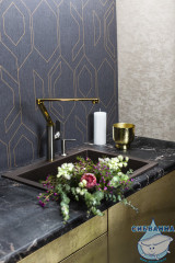 Смеситель для кухни Omoikiri Tara 4994396 (золото/вороненая сталь)