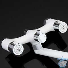 Смеситель для ванны G2249 с аксессуарами (хром/белый)