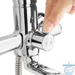 Смеситель для ванны Milardo Nelson NELSBLCM10 с душевым гарнитуром (хром)