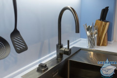 Смеситель для кухни Omoikiri Wakayama 4994290 (вороненая сталь)